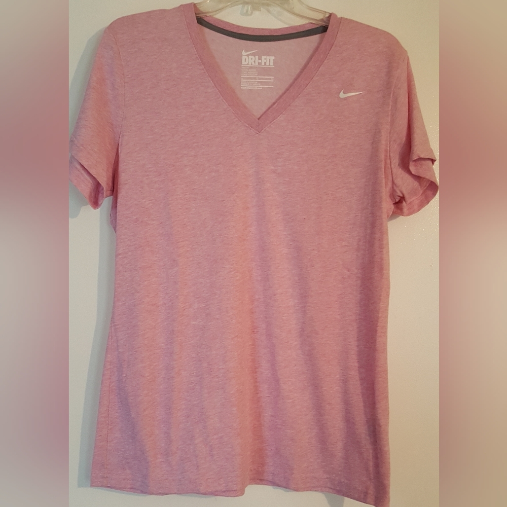 NIKE Dri-fit Slim fit T-shirt size XL in Pink